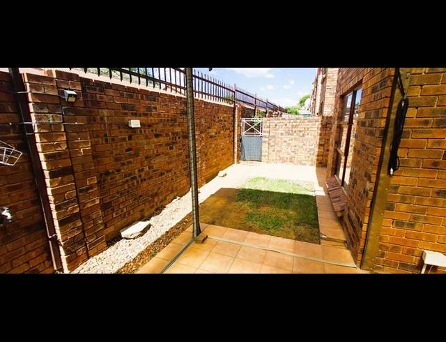 3 BEDROOM APARTMENT FOR SALE IN LANGENHOVENPARK